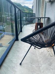 Сдается двухкомнатная квартира с балконом в Гонио с прекрасным видом на горы