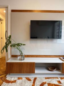 Apt com ar condicionado a 500m da Praia de Ipanema