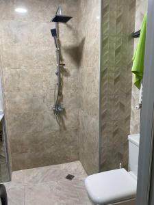 Сдается двухкомнатная квартира с балконом в Гонио с прекрасным видом на горы