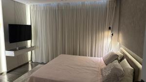 Luxury 1BR Apartment with Stunning View