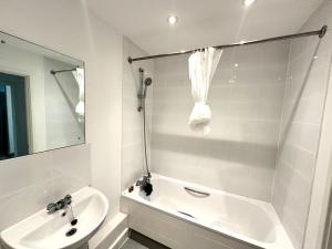 Beautiful Spacious Kingsize Room Near Oval Station