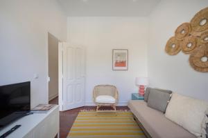 Sun & Surf Beach Apt w Patio, by TimeCooler