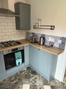 Modern 2 bedroom cottage house