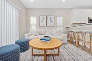 Top Sail Jewel Steps From Ocean w Garage