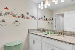 Waterpark Disney wPoolLakeView Storey Lake