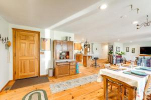 Oregon Farmhouse Hideaway on 53 Acres