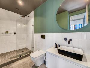 Sunny, 3rd Floor, spacious, Fast wifi-pool