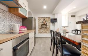 1 Bedroom Lovely Apartment In Ljubac 
