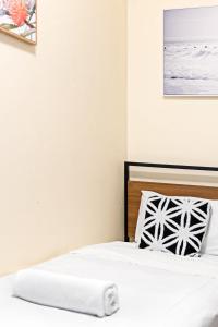 Well-Located Single Room in Auburn - Near Station and Shops - Shared Bathroom