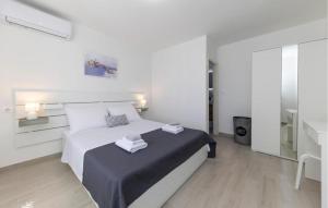 3 Bedroom Nice Home In Nin 