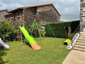 Gîte tout inclus avec terrasse, jardin et parkings, proche Puy-en-Velay et chemins de randonnée. - FR-1-582-323