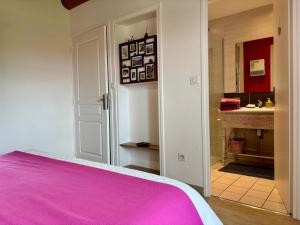 Maisons de vacances Gite tout inclus avec terrasse, jardin et parkings, proche Puy-en-Velay et chemins de randonnee. - FR-1-582-323 : photos des chambres