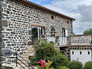 Maisons de vacances Gite tout inclus avec terrasse, jardin et parkings, proche Puy-en-Velay et chemins de randonnee. - FR-1-582-323 : photos des chambres