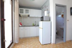 Apartments by the sea Slatine, Ciovo - 16131