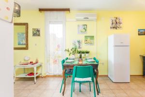 Apartments with WiFi Split - 23529