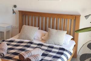 Holiday house with a swimming pool Gromin Dolac, Hvar - 24689