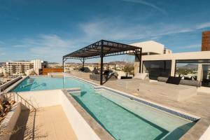 Confortable and centric with Pool & Jacuzzi on RT