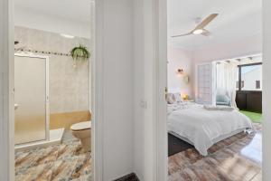 Habitaciones privadas cerca de la playa y aeropuerto en casa compartida con otros huéspedes