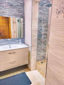 Bleu pearl imi ouaddar