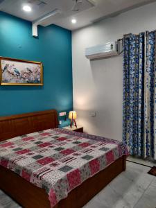 Krishna Niwas Homestay Zirakpur - Near Chandigarh