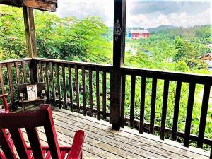 View Location Studio Log Cabin Hot Tub Fireplace