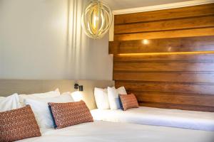 Nightcap at Gateway Hotel