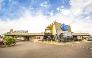 Nightcap at Glengala Hotel