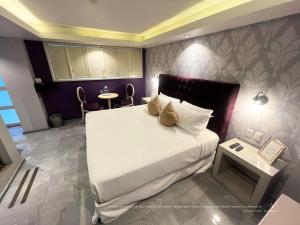 Hotel Santosi