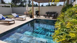 Beach House With Private Pool