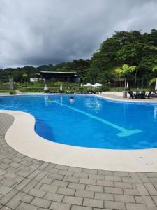 Near from Beach- Cozy Herradura Tropical home