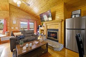 Great View Location Studio Log Cabin Hot Tub