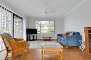 Stylish 2BR in Central Gold Coast Walk to Beach