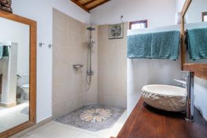 Villa Indah - 3 bedrooms, 3 bathrooms