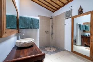 Villa Indah - 3 bedrooms, 3 bathrooms