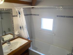 Maison avec piscine, proche forêt et plage à Saint Jean de Monts - FR-1-323-527