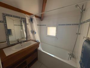 Maison avec piscine, proche forêt et plage à Saint Jean de Monts - FR-1-323-527