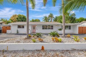 Poolside Paradise - Dock & Pool