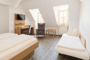 Standard Plus Triple Room room in Gasthof Lerner