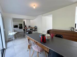 Maisons de vacances Maison spacieuse pour 8 pers, proche mer et foret - FR-1-323-574 : photos des chambres