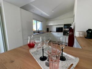 Maisons de vacances Maison spacieuse pour 8 pers, proche mer et foret - FR-1-323-574 : photos des chambres