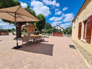 Maisons de vacances Gite 3*-6 & 14 pers, renove 2022, proche Chatre - FR-1-591-747 : photos des chambres