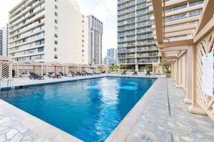Newly Renovated 1 Bdr for 6, Elegant Condo, Minutes to the Beach, Heart of Waikiki