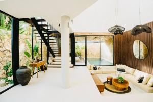 Villa KHAYU Seminyak Cozy 2BR Villa - Only 900 Meters to the Beach