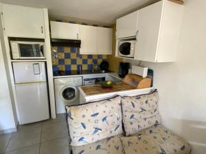 Maisons de vacances Pavillon lumineux avec terrasse a 500m de la plage, parking securise, 6 couchages - FR-1-732-52 : photos des chambres