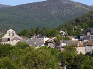 Appartement T3 à Formiguères - 6 pers., cheminée, véranda, parking - Proche commerces et pistes - FR-1-758-16