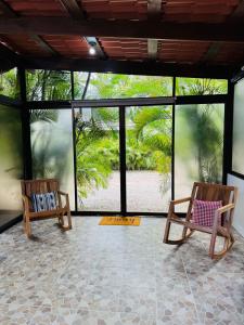 Casa Marañón con piscina Bioluminicencia Tortuga y Playa Quesera