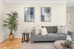 Anja Haus - Elegant Retreat near Somerton Park Beach