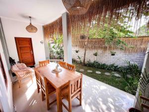 Villa Maulana - 3 Bedroom Home in Central Kuta