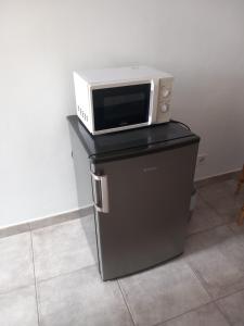 Alvito Guest House - Comfortable room with private bathroom