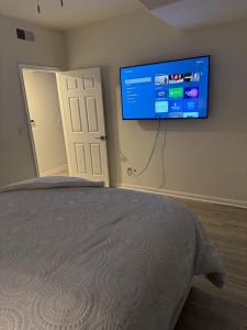 Luxury 2 bed 2 bath pool view